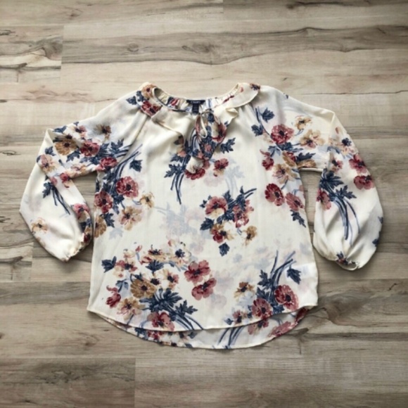 MASSIVE $10 SALE Sheer Floral Chaps Blouse - Picture 1 of 6